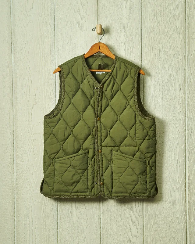 Women's Activewear Attire Quilted Vest in Olive