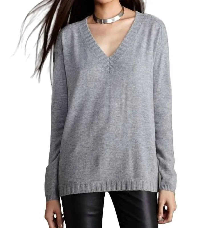 Women's Chic Outerwear Garments Luxe T-Back Vee Sweater In Grey/black