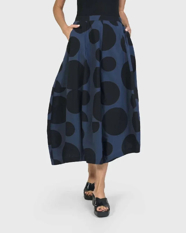 Women's Date Night Outfit Urban Astrid Balloon Skirt In Navy