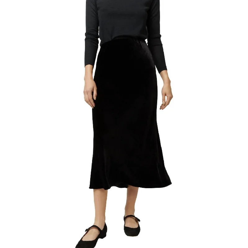 Women's Formal Wear Mare Skirt In Black Velvet