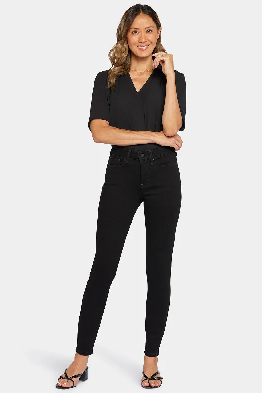 Women's Evening Wear Ami Skinny Jeans In Tall - Black